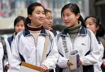 大学生求职难、企业招人难，就业市场怎么了？